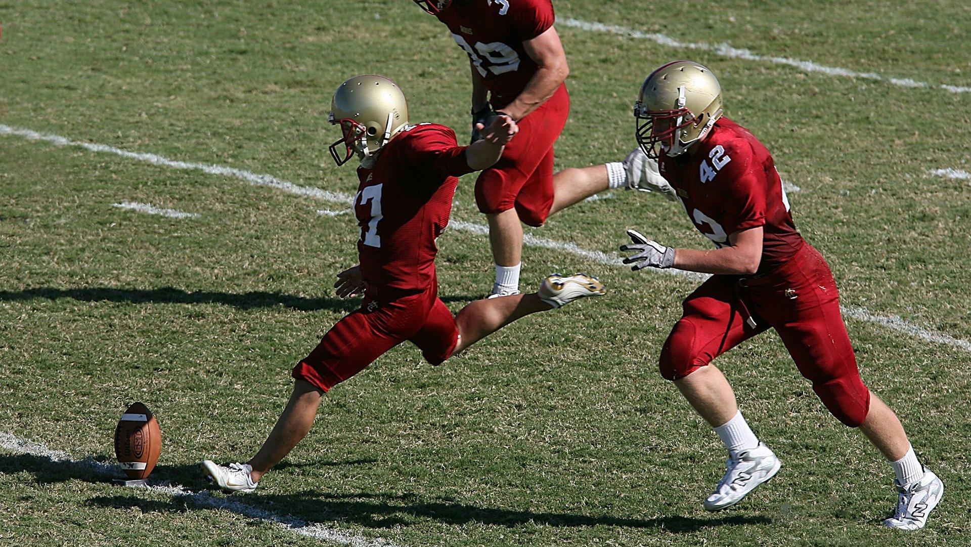 太被低估！邓弗里斯一战封神飙升至德转热搜前5，身价仅2800万欧引全欧哗然