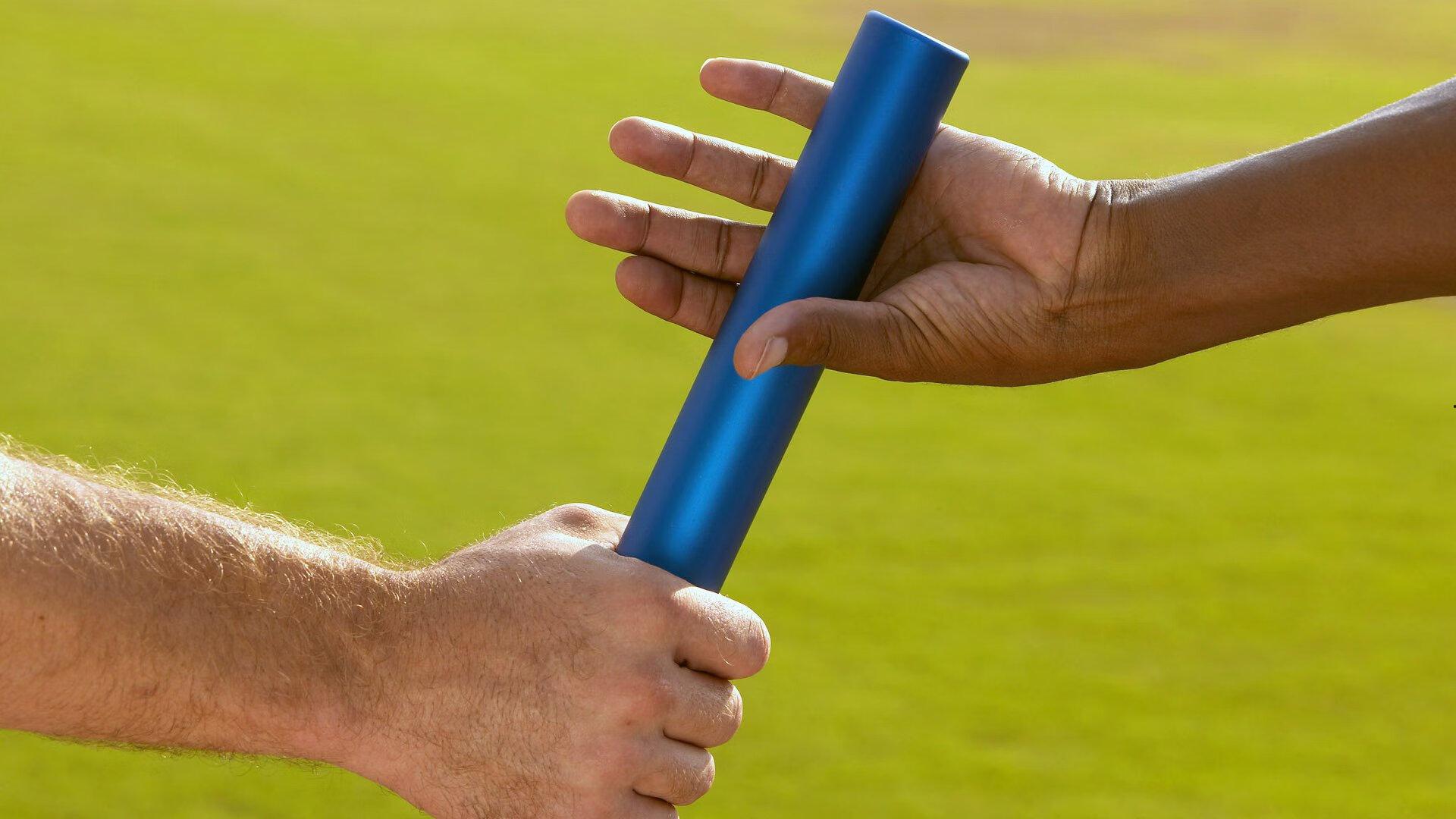 周鹏点评,被杨瀚森打破防的是8号秀杰明,瀚森赢球又赢人